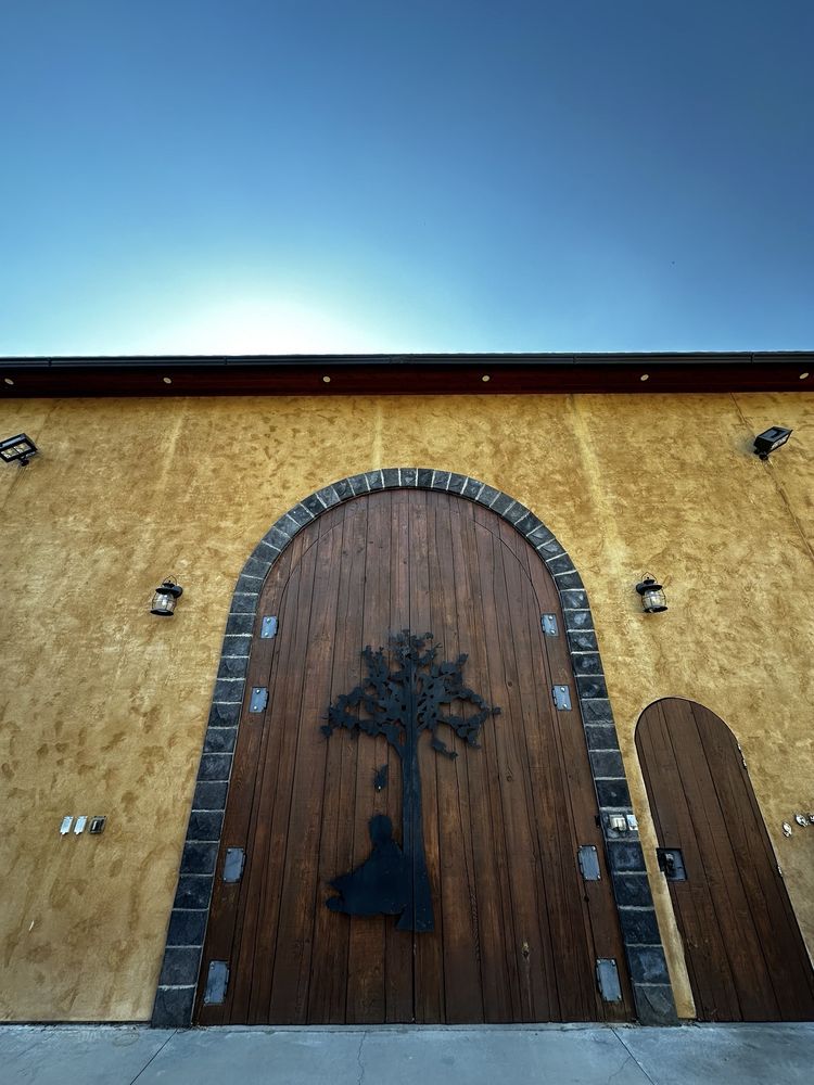 Serendipity Winery Logo