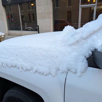 Hampton Inn Indianapolis Downtown Across from Circle Centre - Snow covered vehicle from valet. - Hotels Near Me - Indianapolis, Indiana Hampton Inn Indianapolis Downtown Across from Circle Centre - Snow covered vehicle from valet. - Hotels Near Me - Indianapolis, Indiana