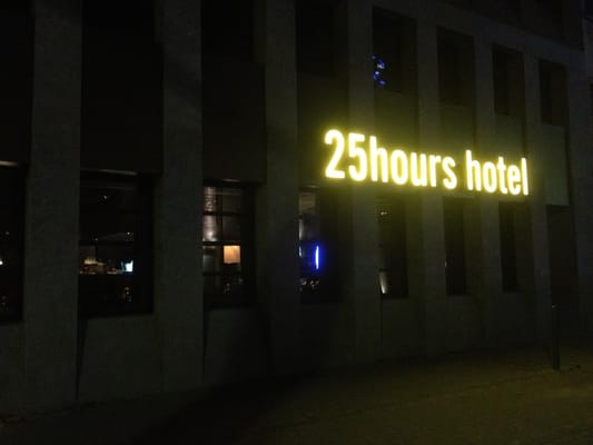 25hours Hotel Frankfurt The Goldman by null