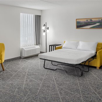 Hampton Inn Chicago-Carol Stream - Guest room - Hotels Near Me - Carol Stream, Illinois