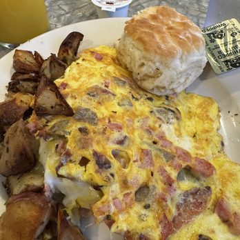 Henrys Diner - Western omelet - Diners Near Me - Burlington, Vermont Henrys Diner - Western omelet - Diners Near Me - Burlington, Vermont