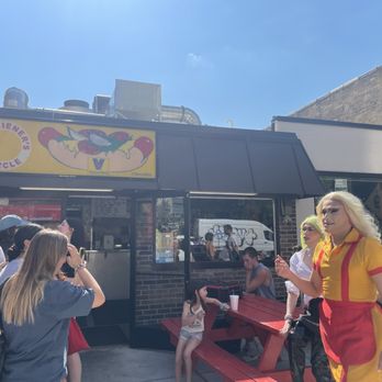 The Wieners Circle - American Near Me - Chicago, Illinois