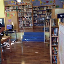 Portal Library - Bright, well stocked and adorable!