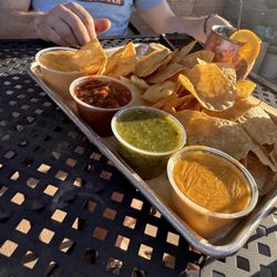 Geno's Bar & Grill