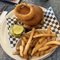 Bronx Burger w. mushrooms/onion ring garnish a good buy (BIG!)