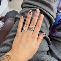 TK Nails - Also v cute almond shapes