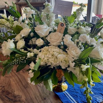 Galena Forest Flowers - Hilda Deluxe - Florists Near Me - Reno, Nevada