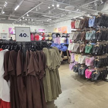 Old Navy - Women's Clothing Near Me - Fairfax, Virginia Old Navy - Women's Clothing Near Me - Fairfax, Virginia