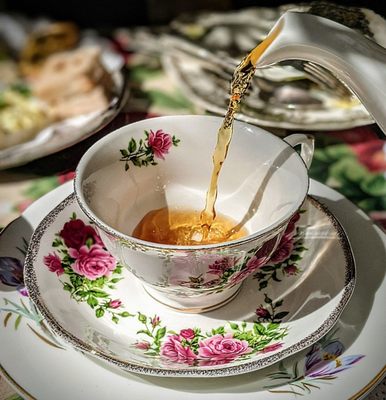 Julian Tea & Cottage Arts by null