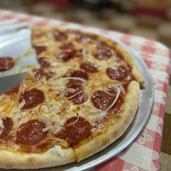 Tuscany's Pizzeria - Pepperoni and onion small pizza