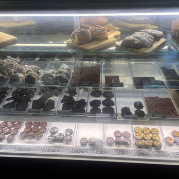 Bizz & Weezy - Chocolatiers & Shops Near Me - Kansas City, Missouri Bizz & Weezy - Chocolatiers & Shops Near Me - Kansas City, Missouri