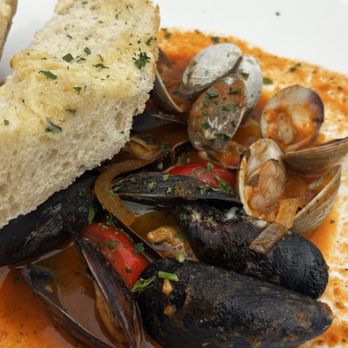 World Famous - Steamers (mussels and clams) - Seafood Near Me - San Diego, California World Famous - Steamers (mussels and clams) - Seafood Near Me - San Diego, California