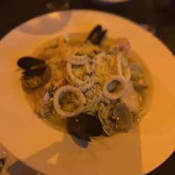 Ruggeri's Ristorante - Linguine Pescatore Diavalo