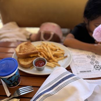 The Beachcomber Cafe - Seafood Near Me - Newport Beach, California