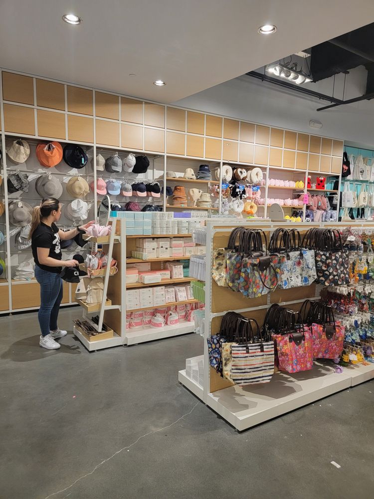 YOYOSO Updated August 2024 300 Paterson Plank Rd, East Rutherford