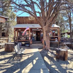 Kennedy Meadows General Store - General store