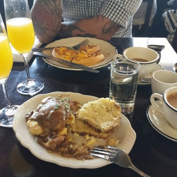 Nightingale - $10 bottomless mimosas are pretty much the only thing this establishment has going for it. - Cocktail Bars Near Me - Minneapolis, Minnesota