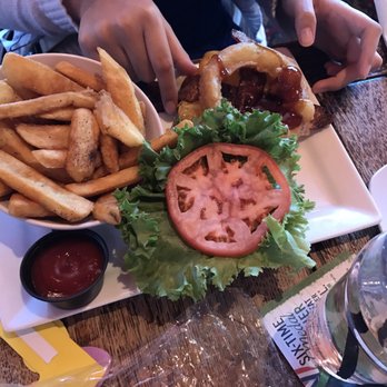 Park Lane Tavern - Chicken sandwich - Fish & Chips Near Me - Hampton, Virginia Park Lane Tavern - Chicken sandwich - Fish & Chips Near Me - Hampton, Virginia