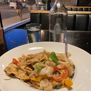 Moom 48 Thai - Send (Drunken) noods - Asian Fusion Near Me - Pasadena, California