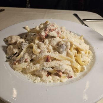 Palermo Italian Restaurant - Fettuccine con pollo - Italian Near Me - San Jose, California Palermo Italian Restaurant - Fettuccine con pollo - Italian Near Me - San Jose, California