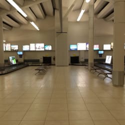 Deer Lake Regional Airport - Baggage arrival...dead empty