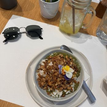 Ol Days - Matcha Colada Chia Pudding & Assorted Cold Pressed Juices x12 - Breakfast & Brunch Near Me - New York, New York Ol Days - Matcha Colada Chia Pudding & Assorted Cold Pressed Juices x12 - Breakfast & Brunch Near Me - New York, New York