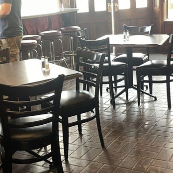 Big Belly Deli - Seating - Sandwiches Near Me - Florissant, Missouri