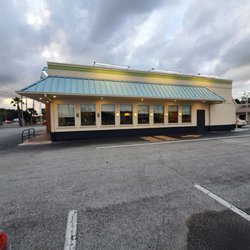 Captain D's - Outside