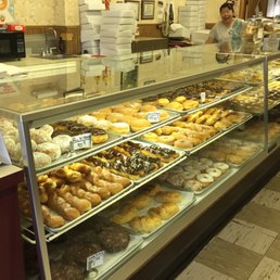 This place reminds me of a donut shop I used to go to when I was a kid. They even give a bakers dozen.