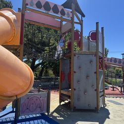 Casanova Park - But kid play areas