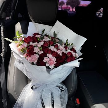 Magda's Flowers - Custom wrapped bouquet - Florists Near Me - Monterey, California Magda's Flowers - Custom wrapped bouquet - Florists Near Me - Monterey, California