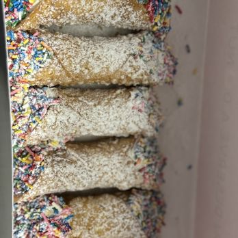 Golden Donuts - Sprinkle cannolis - Donuts Near Me - Clinton Township, Michigan Golden Donuts - Sprinkle cannolis - Donuts Near Me - Clinton Township, Michigan