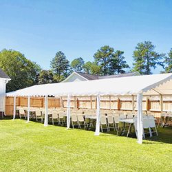 Canopy with tables and chairs and without side wall