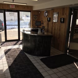 Iowa Mufflers & Brake - Interior view - waiting room