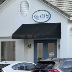 Happy Nails & Spa - The salon store front.