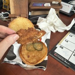 Does this look deluxe with no pickles to anyone? Does this look deluxe with no pickles to anyone?