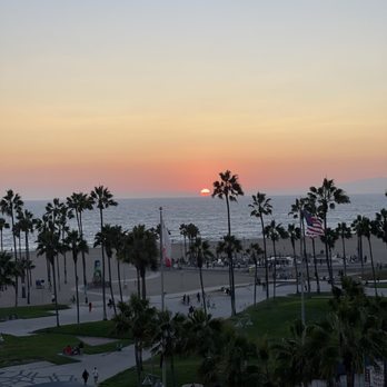 High Rooftop Lounge - Lounges Near Me - Venice, California High Rooftop Lounge - Lounges Near Me - Venice, California
