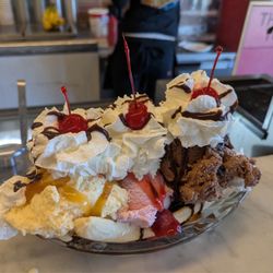 Miner's Diner - Huge Banana Split