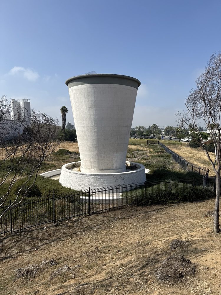 WORLDS LARGEST PAPER CUP - Updated November 2025 - 17 Photos & 11 ...