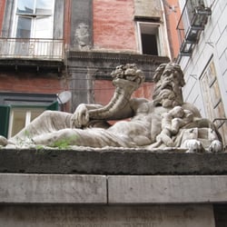 Bar Nilo - Il Dio Nilo, posto di fronte al bar, da cui il bar prende il nome