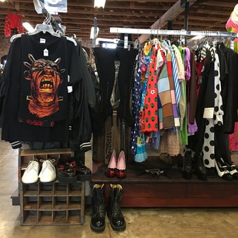 Throwback Junction - Used, Vintage & Consignment Near Me - Ventura, California Throwback Junction - Used, Vintage & Consignment Near Me - Ventura, California