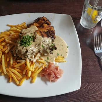 The Fat Bear - fat lunch - chicken fried steak! - American Near Me - London, XGL