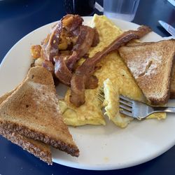 Eats Restaurant - Cheese omelette
