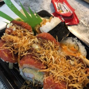 Kamehachi - Spicy Tuna Crunch Maki - Sushi Bars Near Me - Northbrook, Illinois
