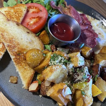 Station 16 - Two Egg Breakfast - Cocktail Bars Near Me - Elk Grove, California