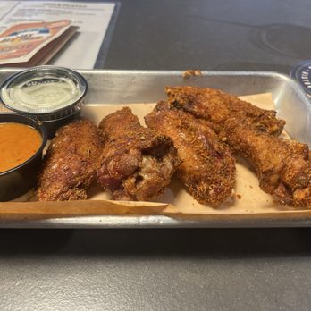 Strings Sports Brewery - Wings - Breweries Near Me - Jacksonville Beach, Florida Strings Sports Brewery - Wings - Breweries Near Me - Jacksonville Beach, Florida