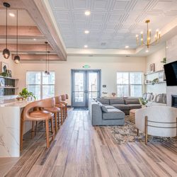 Maverick Modern Apartments