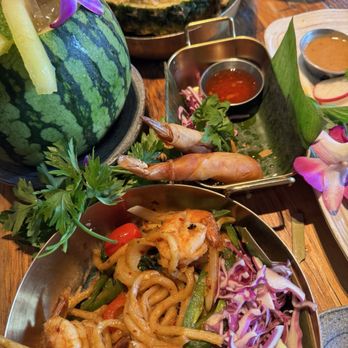 Lemongrass Brooklyn - Shrimp Udon Mao Noodle & Pineapple Fried Rice - Thai Near Me - Brooklyn, New York Lemongrass Brooklyn - Shrimp Udon Mao Noodle & Pineapple Fried Rice - Thai Near Me - Brooklyn, New York