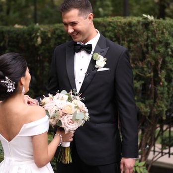 Juliet Tan Floral Design - Floral Designers Near Me - Chicago, Illinois Juliet Tan Floral Design - Floral Designers Near Me - Chicago, Illinois