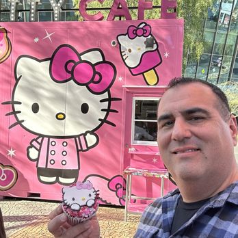 Hello Kitty Cafe - Hello Kitty Cupcake - Desserts Near Me - Las Vegas, Nevada
